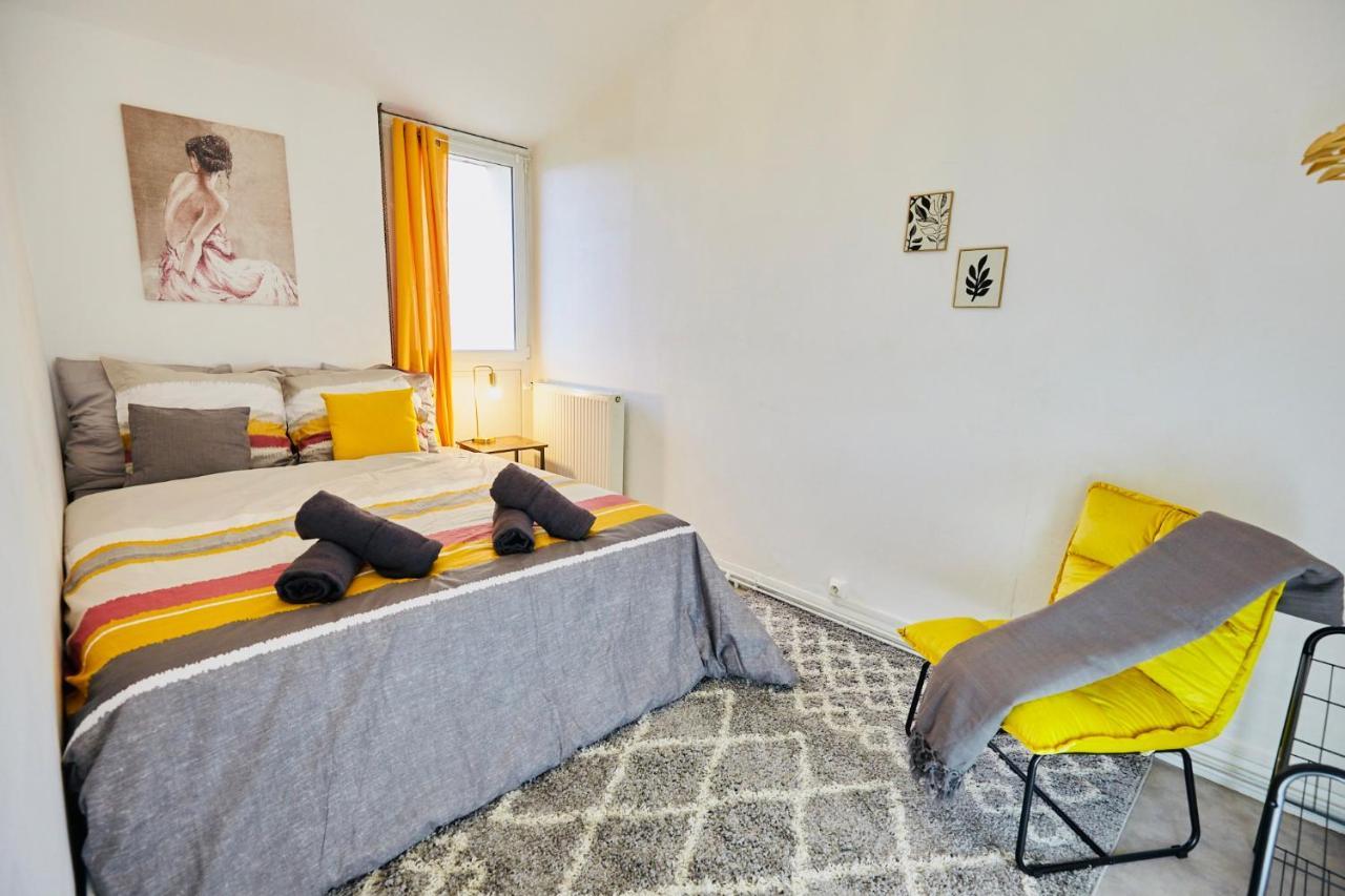 Mona Lisa : Superbe Loft Centre Ville - Parking Gratuit - Wifi Ultra Rapide-Appareil Massage-Netflix-Jeu Societe Troyes Ngoại thất bức ảnh